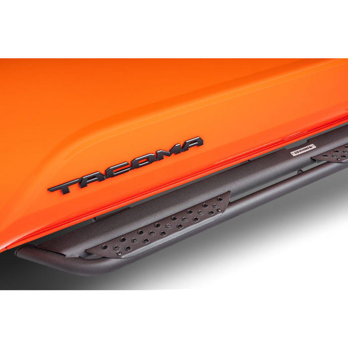 Go Rhino Dominator Xtreme DT Step Nerf Bars with Rocker Panel Mounting Bracket Kit Model DT4432T