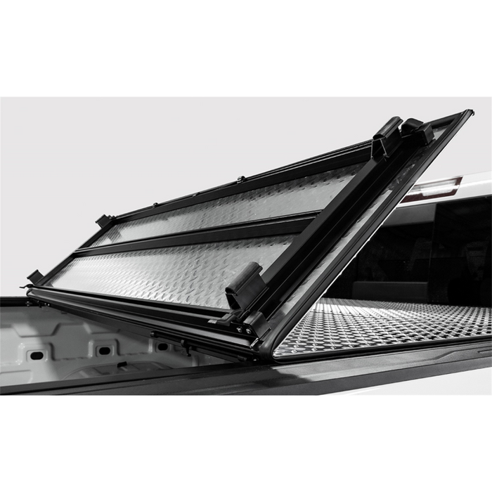 Access LOMAX™ Hard Tri-Fold Cover Carbon Fiber Finish Single Rail w/o Bed Side Storage Box Model B5020079