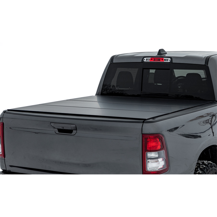 Access LOMAX™ Hard Tri-Fold Cover Carbon Fiber Finish Split Rail w/o Multifunction Tailgate Model B5040049