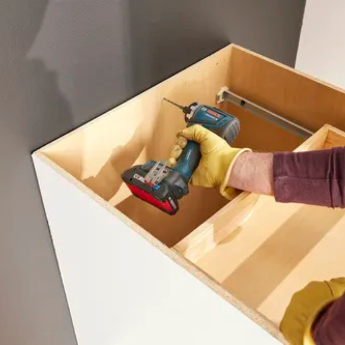 Bosch 18V Drill/Driver With 5-In-1 Brushless Flexiclick System and (2) CORE18V 4 Ah Advanced power Battery Model GSR18V-800FCB24