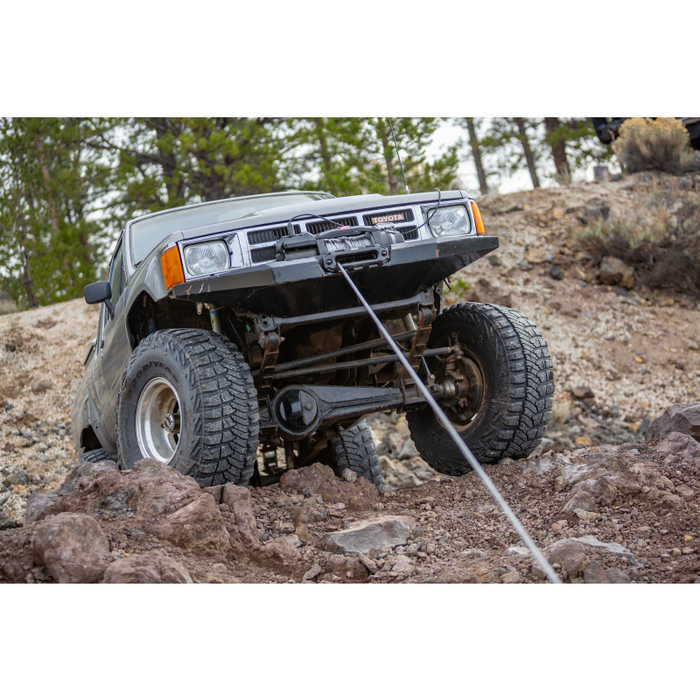 Warn Zeon XC 10-S Winch Pull Capacity 10000 Pounds 3/8 Inch X 100 Ft Of Spydura Synthetic Rope Model 110510