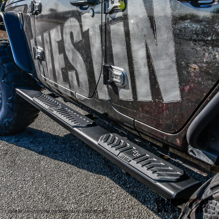 Westin R5 Step Nerf Bars 5 in. Black For Double Cab Model 28-51315