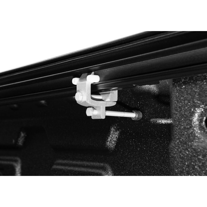 Retrax RetraxPRO XR - 19 (New Body)-26 Silverado/Sierra 1500 6'7" w/o Stake Pocket  - Standard Rail Model T-80482