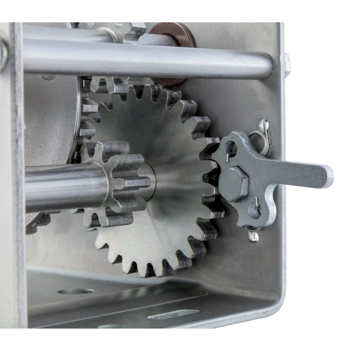 CURT Hand-Crank 2-Speed Winch, 2,000 lbs, 10.25:1 Low Gear Ratio, 10.6" Handle Model 29520